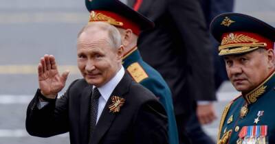 Путин хочет захватить восток Украины до 9 мая и устроить "парад" в Москве, – CNN