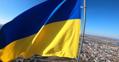 На телебашне в Даугавпилсе поднят украинский флаг