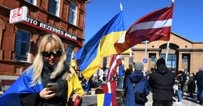 ФОТО: В Даугавпилсе прошло шествие в поддержку Украины