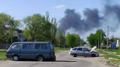 Оккупанты обстреляли автомобиль с волонтерами на Луганщине