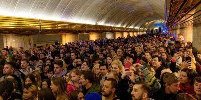 ВВ, Шуров и 95 квартал. Украинские звёзды дали концерт в днепровском метро