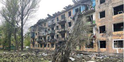 Оккупанты обстреляли жилой квартал Доброполья, пострадали семь человек, трое из них — дети