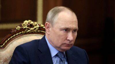 Путин распорядился выплатить 10 тысяч рублей ветеранам в Донбассе