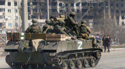 «Азов» опубликовал видео, где рашисты обстреливают жилые дома Мариуполя из танков