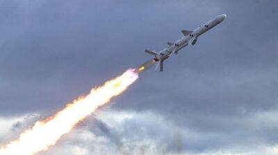 Оккупанты нанесли ракетный удар по Одессе, из строя выведена взлетно-посадочная полоса аэропорта