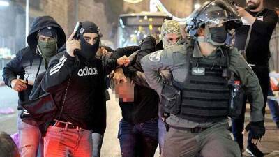 Беспорядки в Иерусалиме: 10 арабов задержаны, полицейский ранен