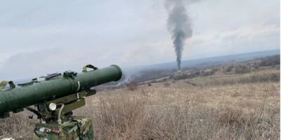 Украинские военные на Донбассе отразили восемь вражеских атак за сутки