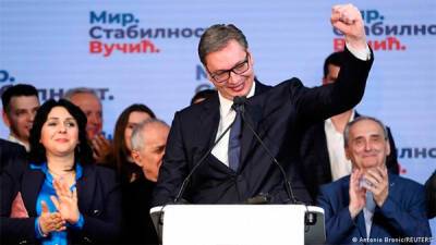 Президент Сербии Вучич лидирует на выборах в стране