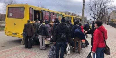 Выезд из Мариуполя — на частном транспорте. Сегодня в Украине будут работать несколько гуманитарных коридоров — маршруты