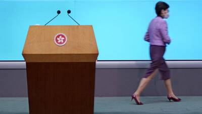 Глава Гонконга решила не переизбираться