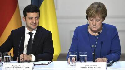 Зеленский пригласил Меркель в Бучу: увидеть геноцид украинского народа