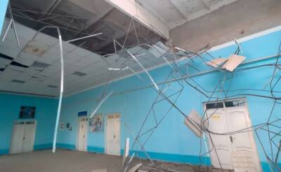 В одном из зданий хорезмской школы обвалилась часть потолка