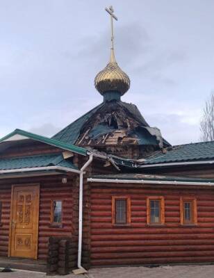 Российские военные обстреляли храм в Рубежном: двое священников ранены