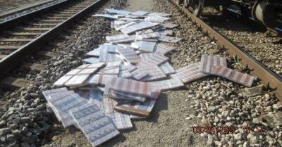 ФОТО. В грузовых поездах обнаружили 221 000 контрабандных сигарет