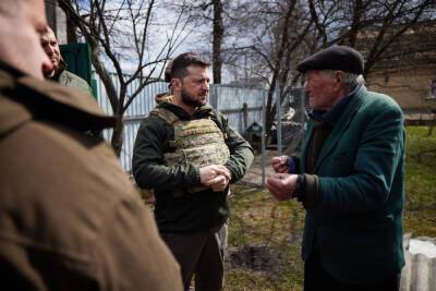 Зеленский посетил освобожденные населенные пункты Киевщины