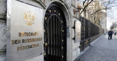 Германия высылает 40 российских дипломатов после публикации кадров из Бучи