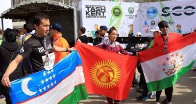 Таджикские спортсмены приняли участие в Ташкентском полумарафоне