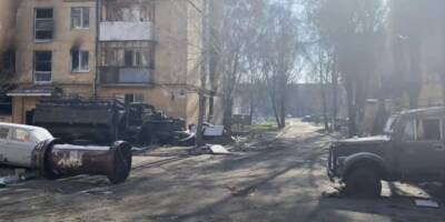 Разрушенные дома, сожженная техника оккупантов: Генштаб показал, как сейчас выглядит Гостемель — видео