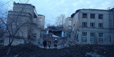 Разрушили школу. Российские оккупанты нанесли ракетный удар по Краматорску — прокуратура