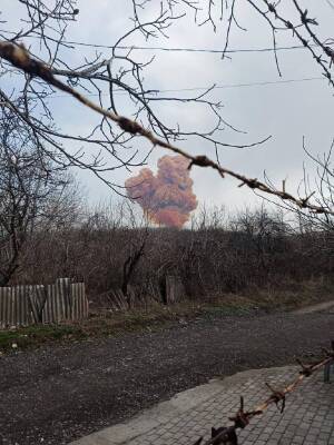 В Рубежном россияне разбомбили цистерну с азотной кислотой: первая помощь