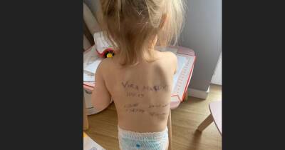 Ужасы войны: украинские матери писали на спинах своих детей данные о семье (фото)
