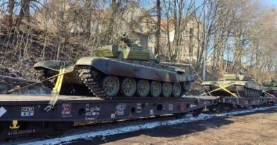 Чехия отправила в Украину десятки советских БМП и танков