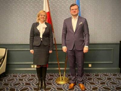 Кулеба в Польше обсудил пути восстановления экономики Украины