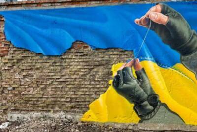 Художник создал уникальный мурал, который посвятил защитникам Украины: "Талантливо и тонко, прямо в сердце"