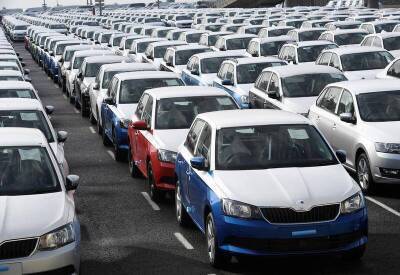 Продажи автомобилей в РФ в марте упали в 2,7 раза - АЕБ