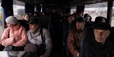 Власти Украины призывают жителей восточных областей срочно эвакуироваться
