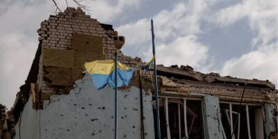Российские оккупанты обстреляли жилые дома в Балаклее, погибли три человека