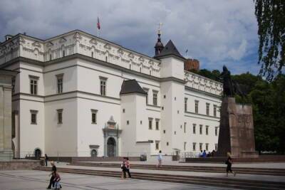 Литва - В Великокняжеском дворце будут выставлены детские доспехи Сигизмунда Августа - obzor.lt - Германия - Венгрия - Польша - Литва - Вильнюс - Римская Империя - Дворец