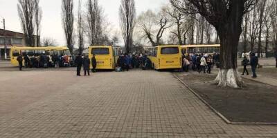 В трех областях. Сегодня в Украине согласованы десять гуманитарных коридоров — список и маршруты