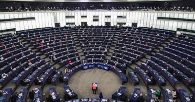 Европарламент призвал к немедленному эмбарго на импорт энергоресурсов из РФ