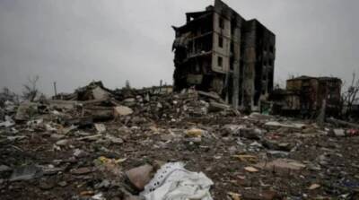 В освобожденной Бородянке из-под завалов извлекли уже 26 погибших украинцев