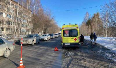 В Боровском попали под колеса машины двое 13-летних школьников