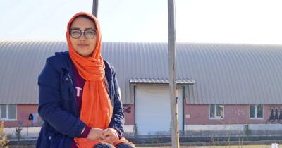 Зайнаб Хуссейни: Бывшая беженка помогает другим посредством скейтбординга