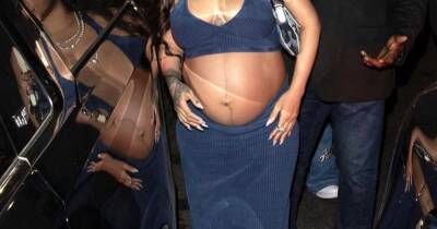 Рианна продемонстрировала один из последних "беременных" образов