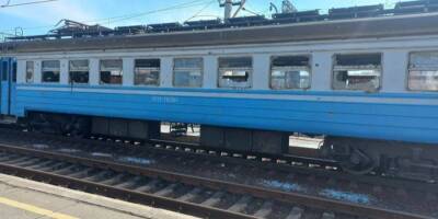 «Ужасно». Макрон отреагировал на обстрел вокзала в Краматорске