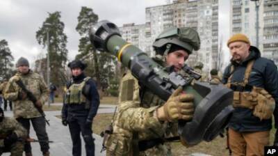 Генштаб ВСУ: Российские войска перебрасывают технику и готовятся к наступлению на Донбасс