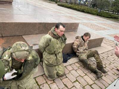 Прозріли і тепер в істериці: матері россійських оккупантів почали штурмувати військомати - перехоплення СБУ