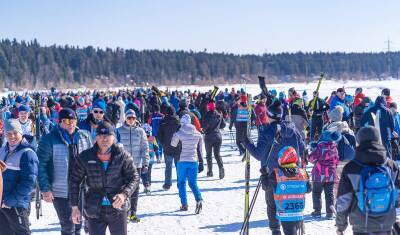 Иван Якимушкин и Анастасия Кулешова одержали победу в Югорском лыжном марафоне