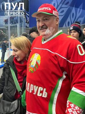 Лукашенко получил кровавую травму: появилось видео