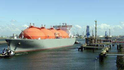 В порту Амстердама отказались разгружать танкер с нефтью из России