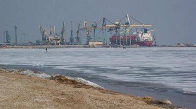 Правительство закрыло порты в Бердянске, Мариуполе, Херсоне и Скадовске до деоккупации