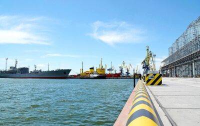 Украина официально закрыла несколько морских портов
