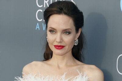 Анджелина Джоли во Львове попала под артобстрел