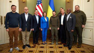 Спикер Палаты представителей Пелоси посетила Киев