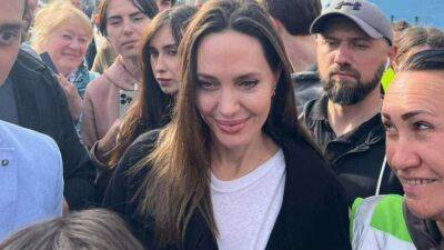 Анджелина Джоли - Брэд Питт - Андрей Ермак - Стало известно, кто пригласил Анджелину Джоли в Украину - lenta.ua - Россия - Украина