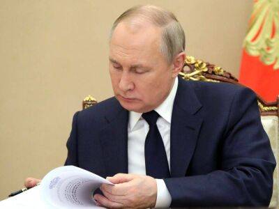 Путин запретил иностранцам организовывать пассажирские перевозки в России и не разрешил делиться с ними банковской тайной